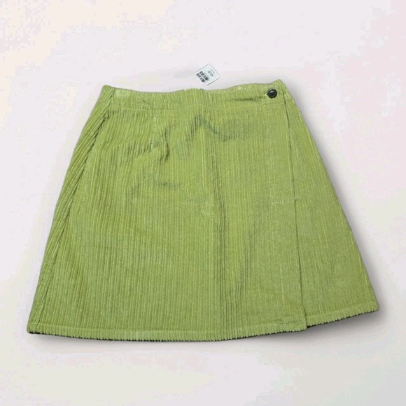 Express Dresses & Skirts - Vintage Express Lime Green Skirt NWT Size 5/6 MADE IN USA Wide Corduroy